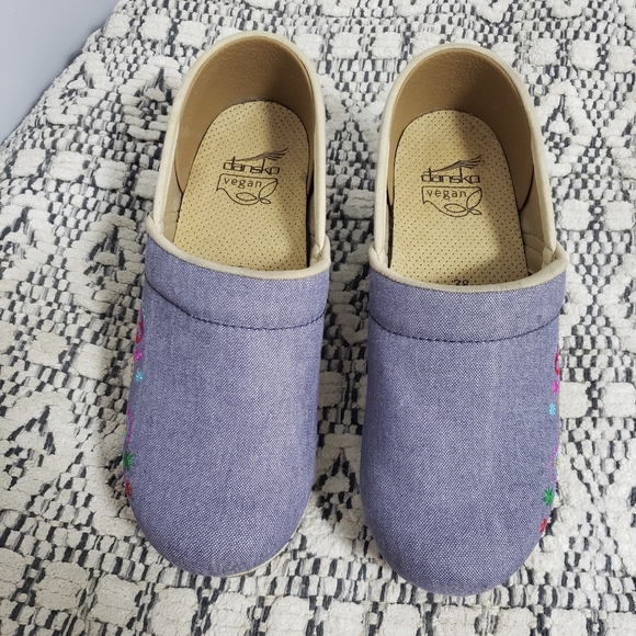 DANSKO Vegan Jute Denim Blue Paisley Embroidered Floral Clogs - Picture 5 of 13